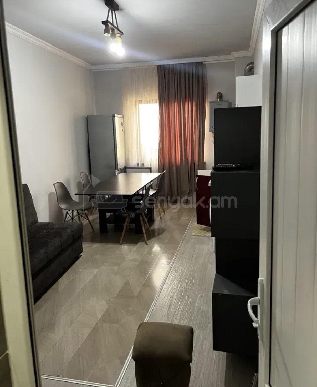 2 Սենյականոց Բնակարան Քարե Շենքում, 45քմ, 1/3 հարկ, Կապիտալ Վերանորոգված, Կահավորված