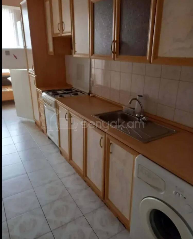 5 Սենյականոց Բնակարան Քարե Շենքում, 106քմ, 2/5 հարկ, Կոսմետիկ Վերանորոգված