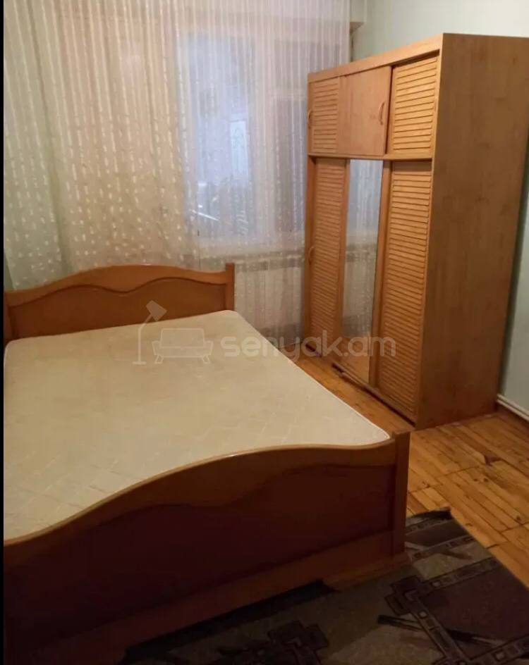 5 Սենյականոց Բնակարան Քարե Շենքում, 106քմ, 2/5 հարկ, Կոսմետիկ Վերանորոգված