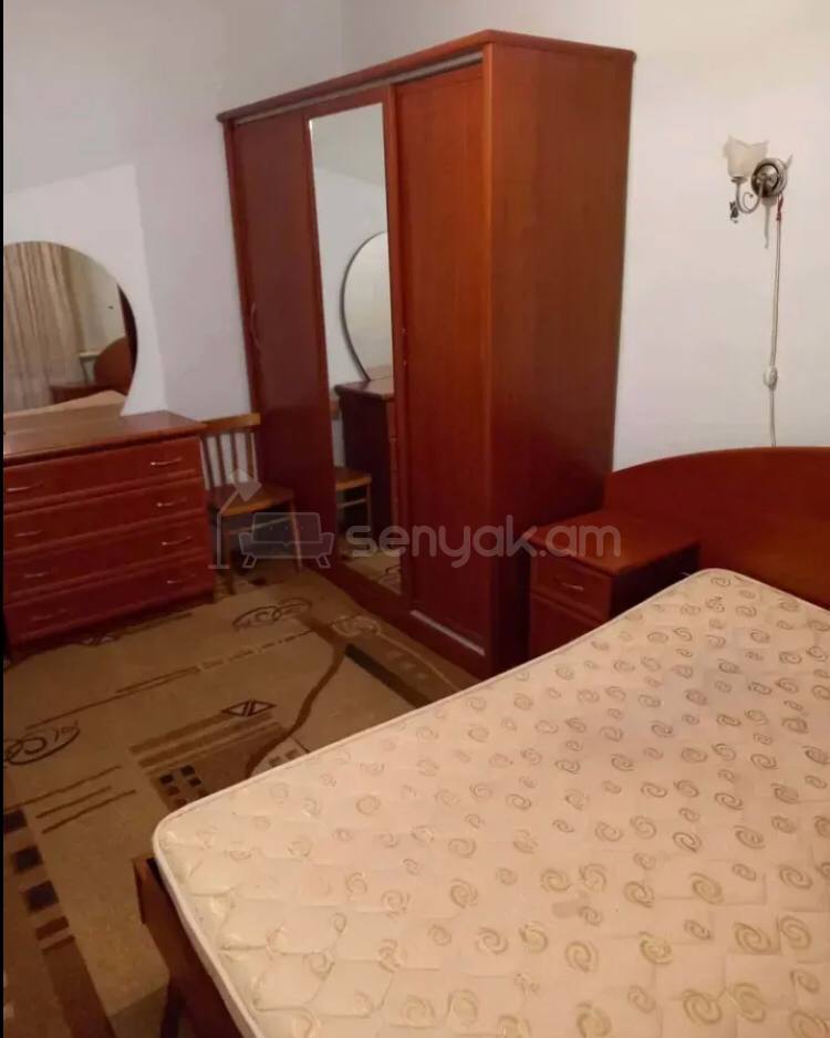 5 Սենյականոց Բնակարան Քարե Շենքում, 106քմ, 2/5 հարկ, Կոսմետիկ Վերանորոգված