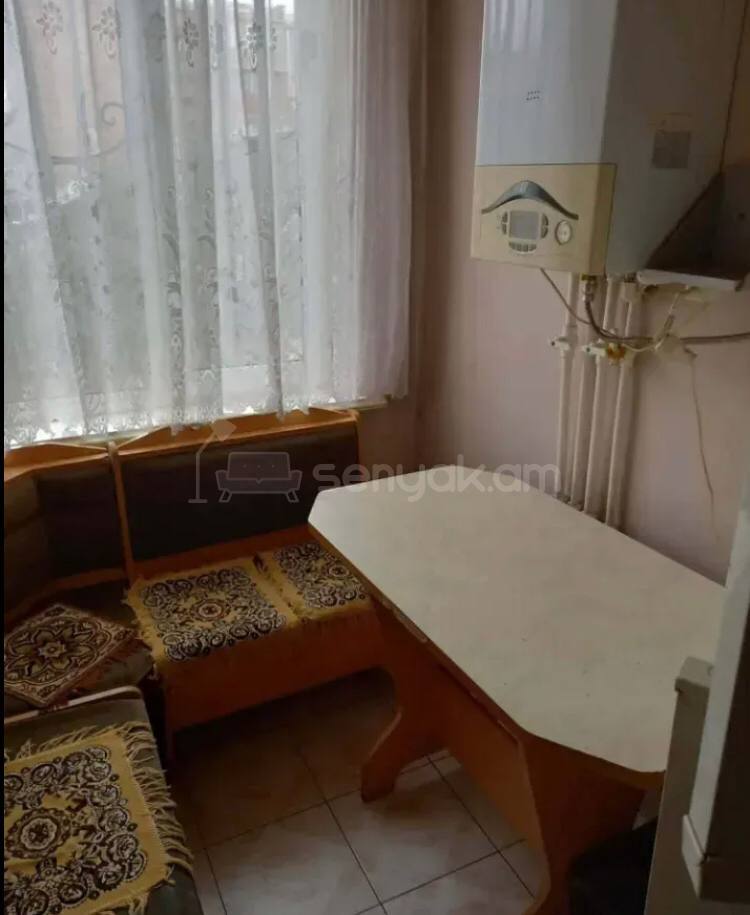 5 Սենյականոց Բնակարան Քարե Շենքում, 106քմ, 2/5 հարկ, Կոսմետիկ Վերանորոգված