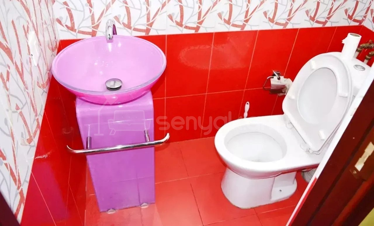 3 Սենյականոց Բնակարան Քարե Շենքում, 105քմ, 6/6 հարկ, Կապիտալ Վերանորոգված