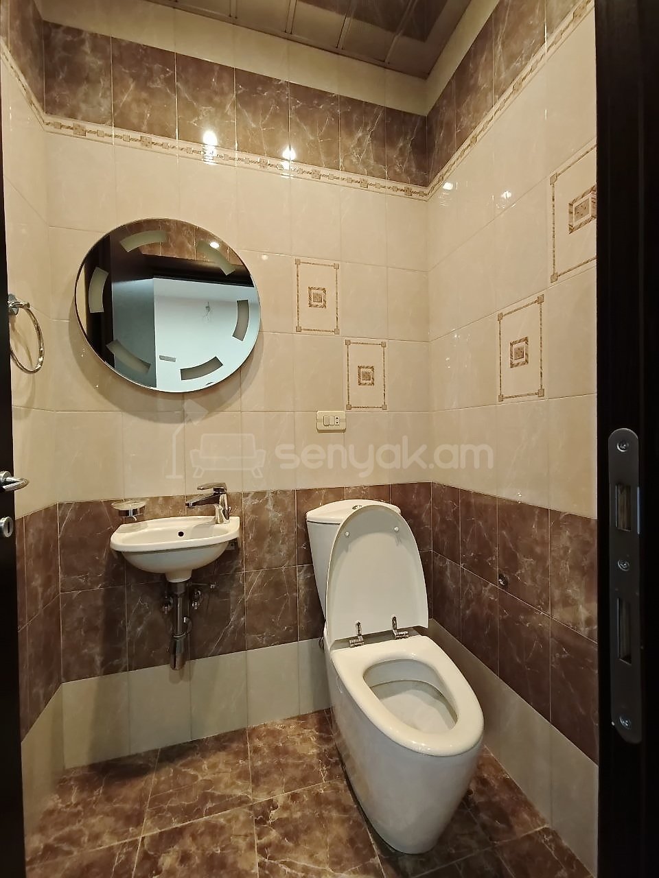 6 Սենյականոց Բնակարան Նորակառույցում, 163քմ, 4/9 հարկ, Կապիտալ Վերանորոգված