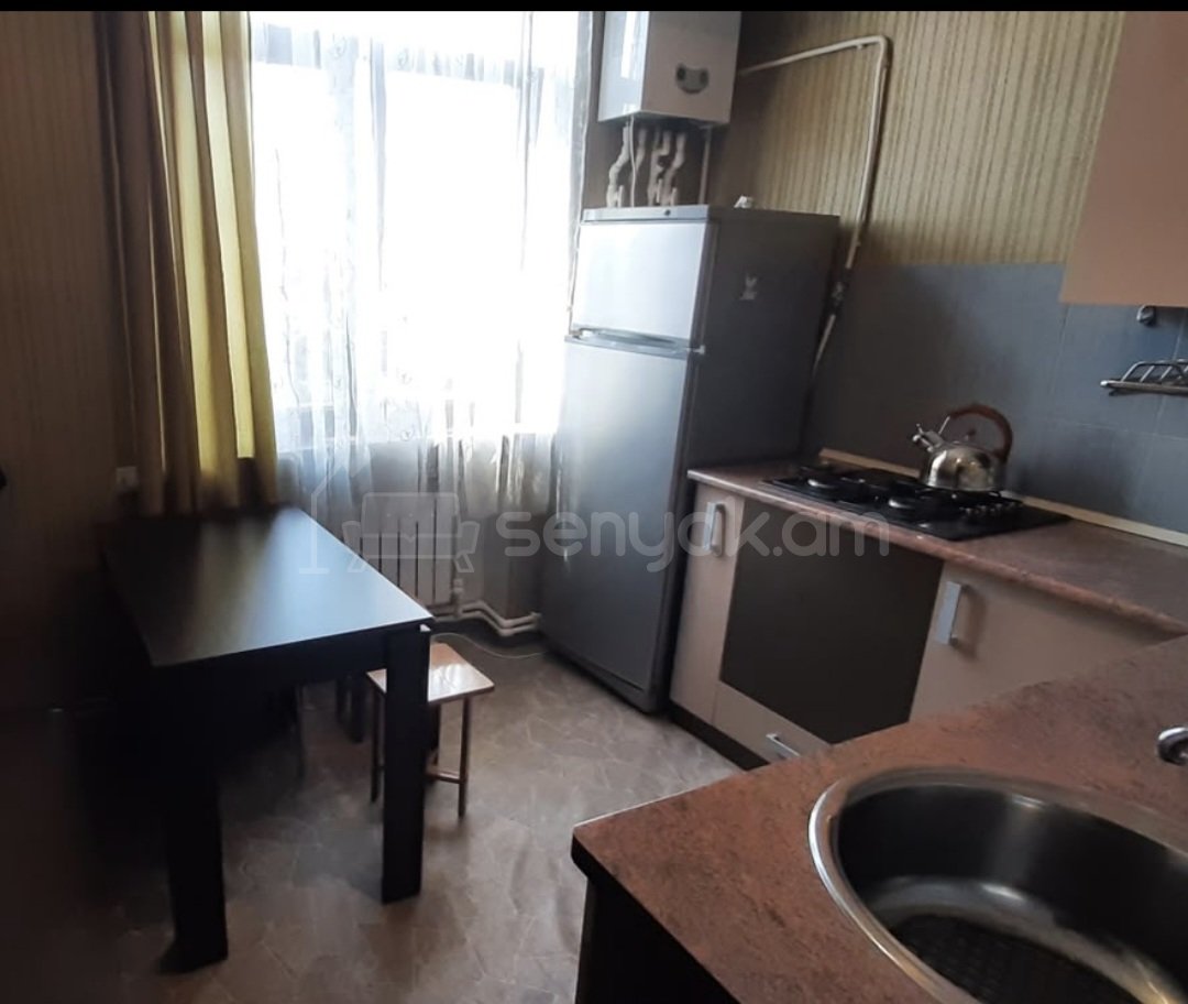 2 Սենյականոց Բնակարան Քարե Շենքում, 70քմ, 4/4 հարկ, Կապիտալ Վերանորոգված, Կահավորված, Արևկող