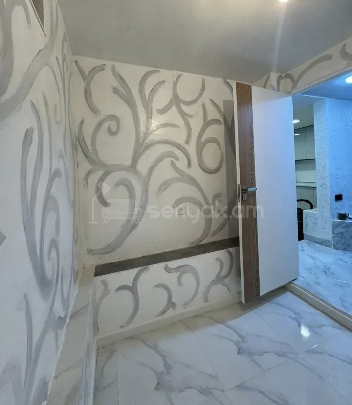 2 Սենյականոց Բնակարան Քարե Շենքում, 45քմ, 1/4 հարկ, Կոսմետիկ Վերանորոգված, Կահավորված, Արևկող