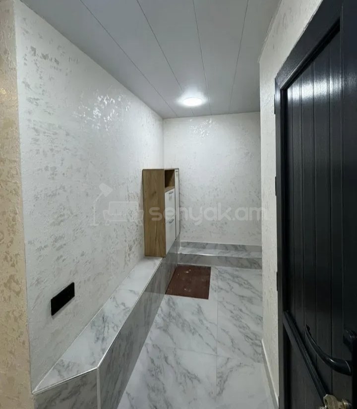 2 Սենյականոց Բնակարան Քարե Շենքում, 45քմ, 1/4 հարկ, Կոսմետիկ Վերանորոգված, Կահավորված, Արևկող