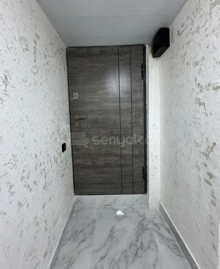 2 Սենյականոց Բնակարան Քարե Շենքում, 45քմ, 1/4 հարկ, Կոսմետիկ Վերանորոգված, Կահավորված, Արևկող