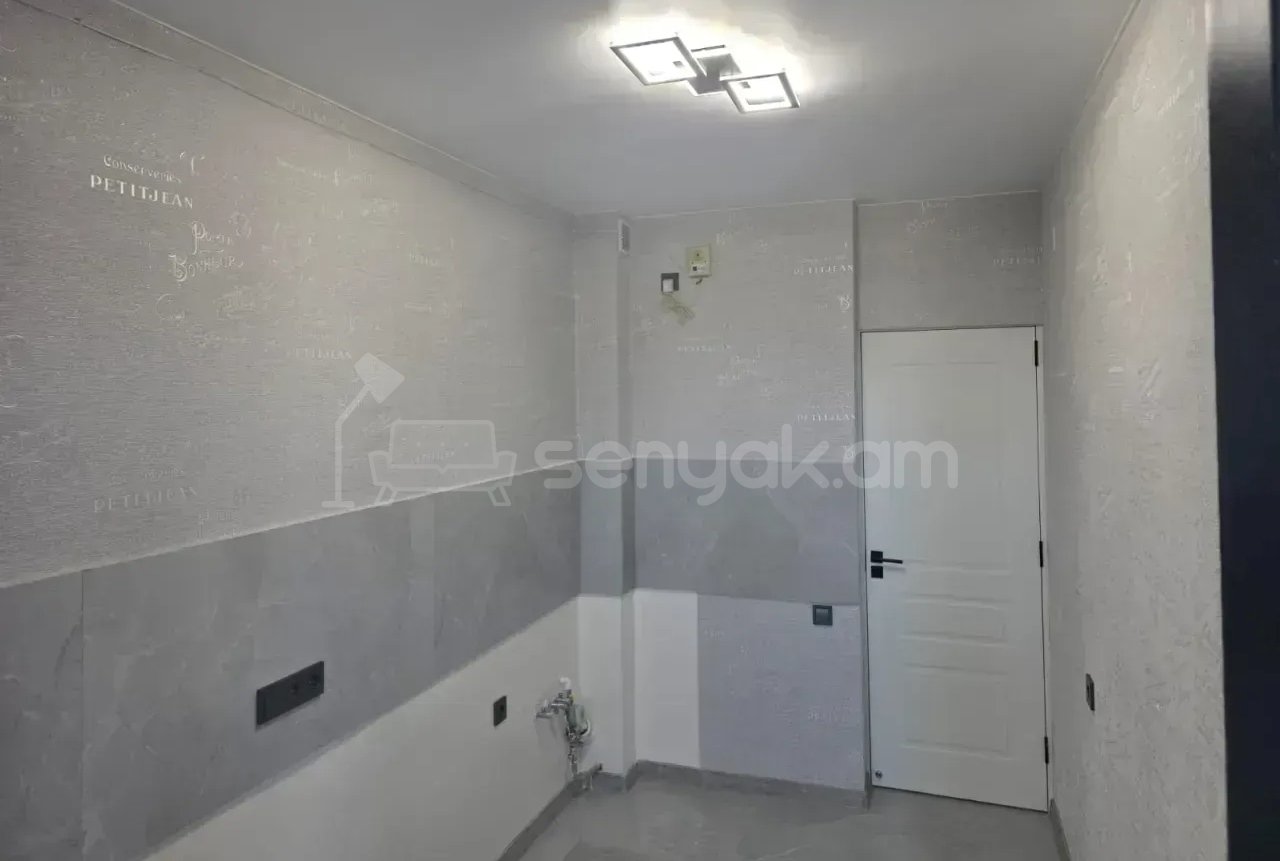 3 Սենյականոց Բնակարան, 78քմ, 5/9 հարկ, Կապիտալ Վերանորոգված
