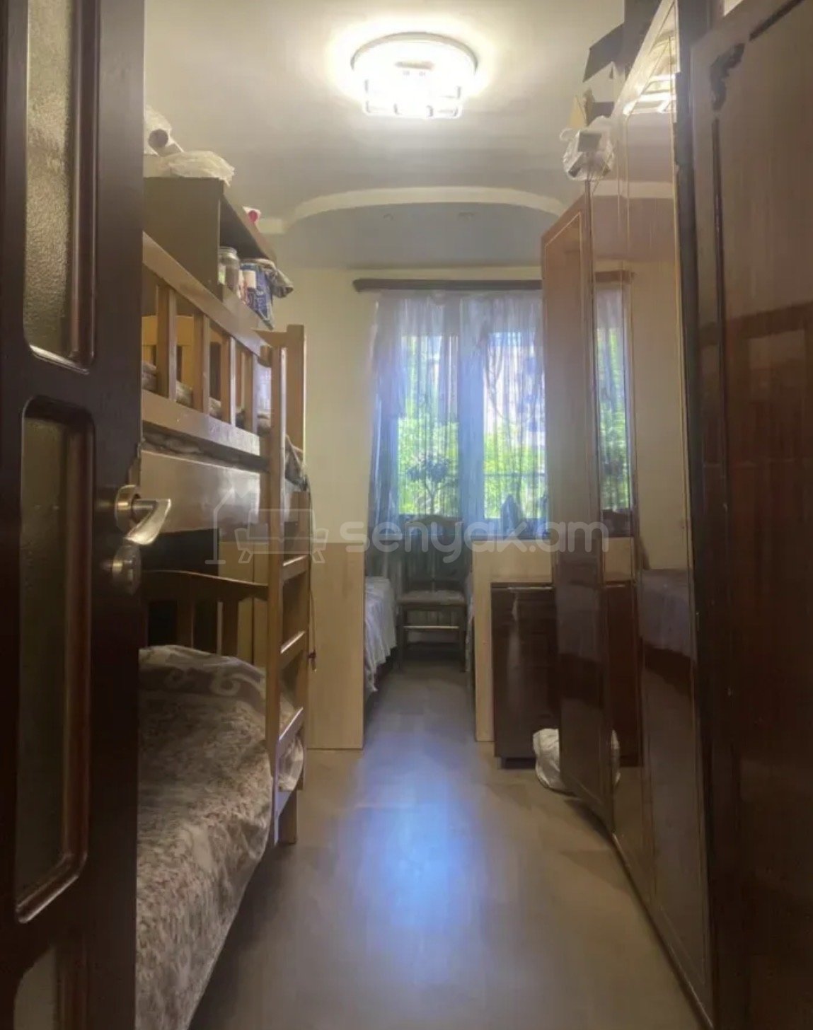 3 Սենյականոց Բնակարան Քարե Շենքում, 55քմ, 2/4 հարկ, Կապիտալ Վերանորոգված