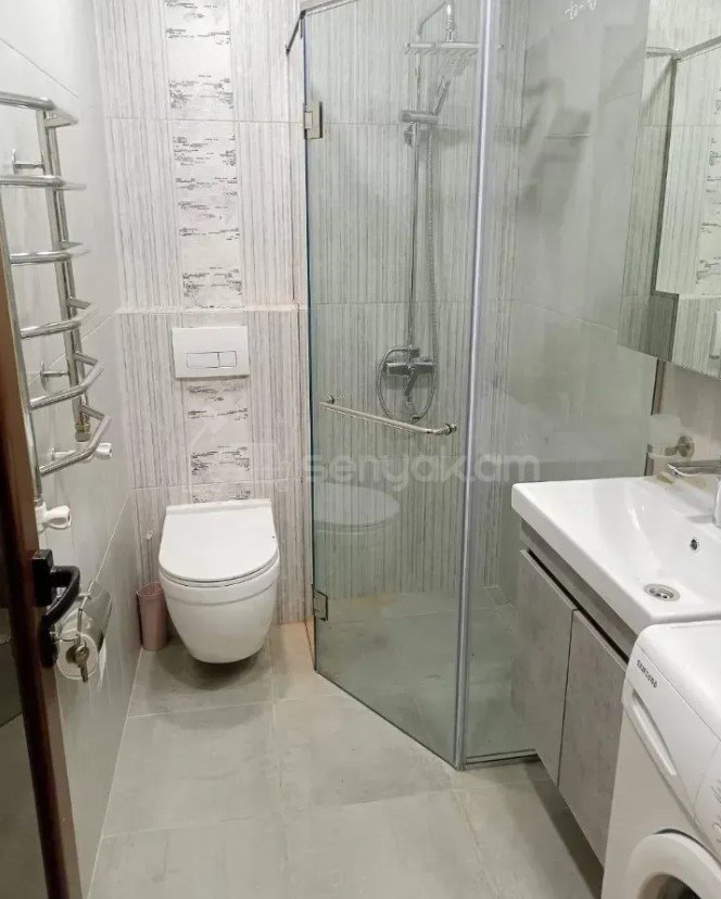 3 Սենյականոց Բնակարան, 79քմ, 4/10 հարկ, Նորմալ Վիճակում