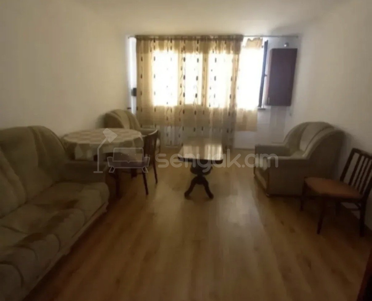 3 Սենյականոց Բնակարան Քարե Շենքում, 46քմ, 1/8 հարկ, Կապիտալ Վերանորոգված