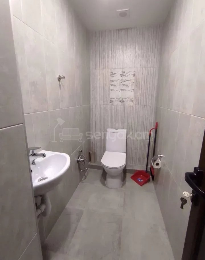 3 Սենյականոց Բնակարան, 79քմ, 4/10 հարկ, Կապիտալ Վերանորոգված