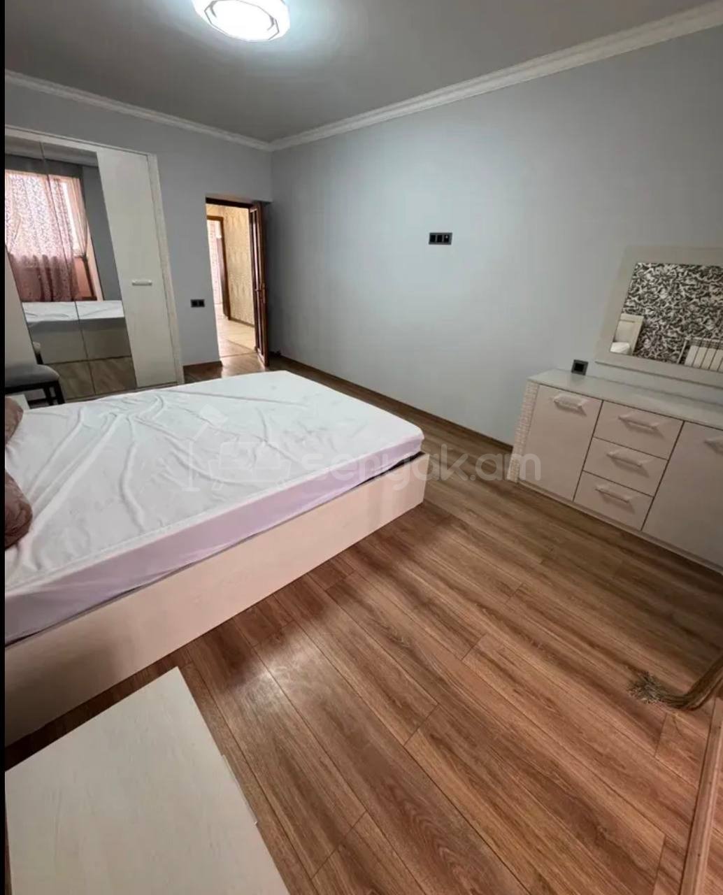 2 Սենյականոց Բնակարան Քարե Շենքում, 56քմ, 1/5 հարկ, Կապիտալ Վերանորոգված, Կահավորված