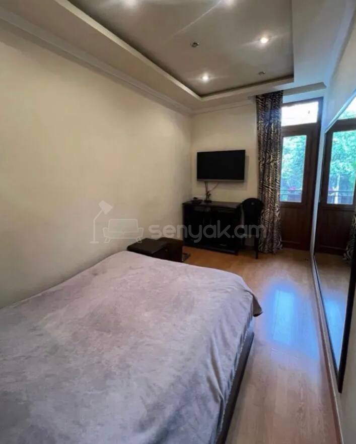 2 Սենյականոց Բնակարան Քարե Շենքում, 45քմ, 2/5 հարկ, Կոսմետիկ Վերանորոգված, Կահավորված