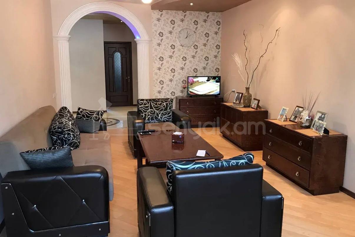 2 Սենյականոց Բնակարան Քարե Շենքում, 56քմ, 1/5 հարկ, Կապիտալ Վերանորոգված, Կահավորված