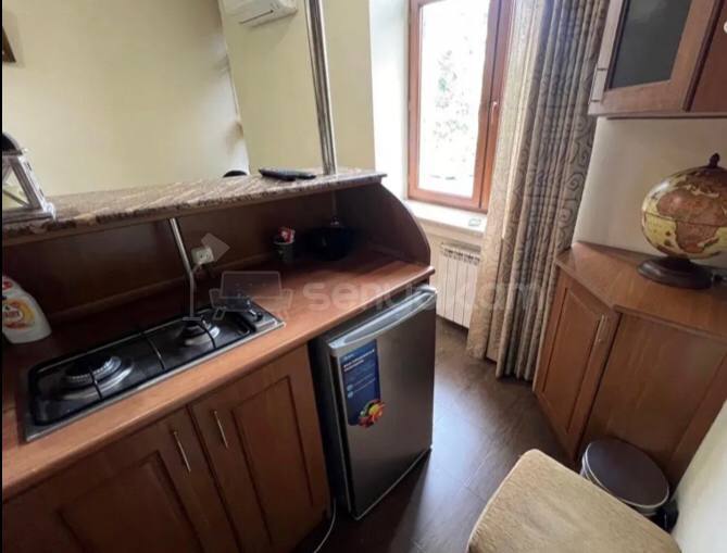 2 Սենյականոց Բնակարան Քարե Շենքում, 45քմ, 2/5 հարկ, Կոսմետիկ Վերանորոգված, Կահավորված