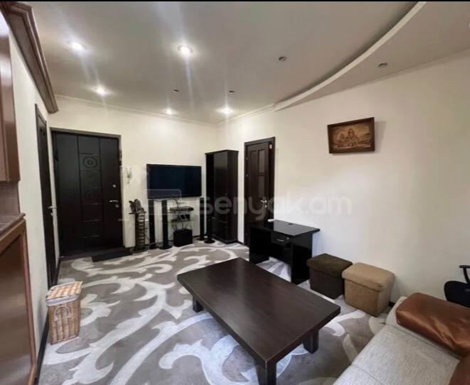 2 Սենյականոց Բնակարան Քարե Շենքում, 45քմ, 2/5 հարկ, Կոսմետիկ Վերանորոգված, Կահավորված