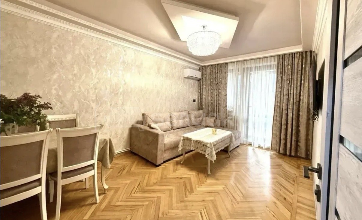 2 Սենյականոց Բնակարան Քարե Շենքում, 61քմ, 3/5 հարկ, Կապիտալ Վերանորոգված