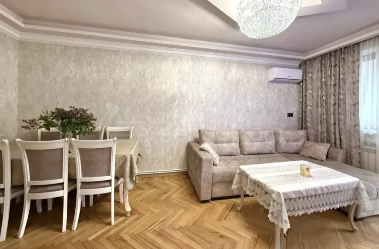 2 Սենյականոց Բնակարան Քարե Շենքում, 61քմ, 3/5 հարկ, Կապիտալ Վերանորոգված
