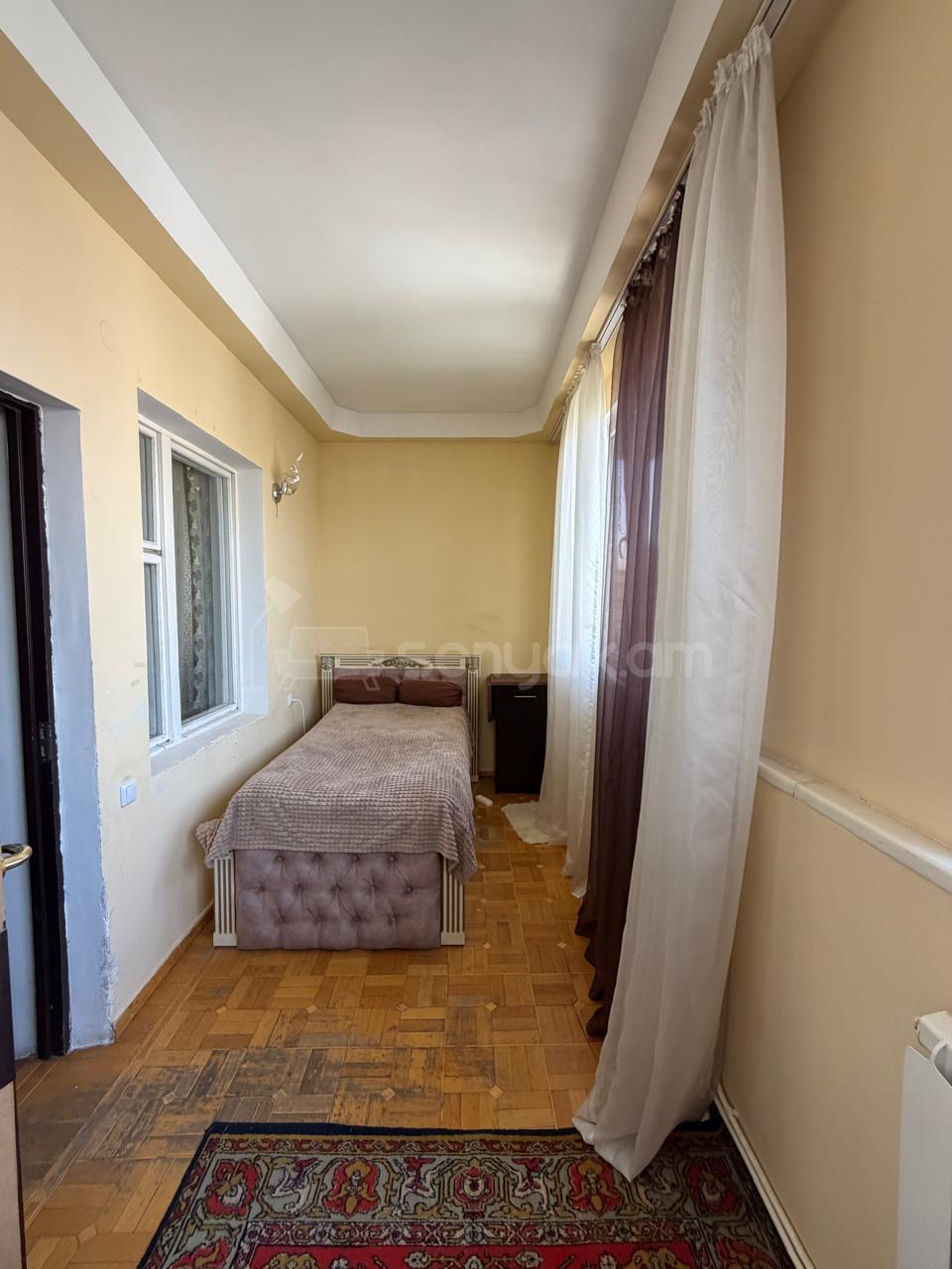 3 Սենյականոց Բնակարան, 95քմ, 9/9 հարկ, Նորմալ Վիճակում