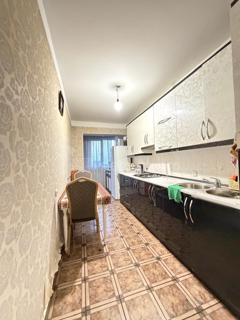 3 Սենյականոց Բնակարան, 95քմ, 9/9 հարկ, Նորմալ Վիճակում