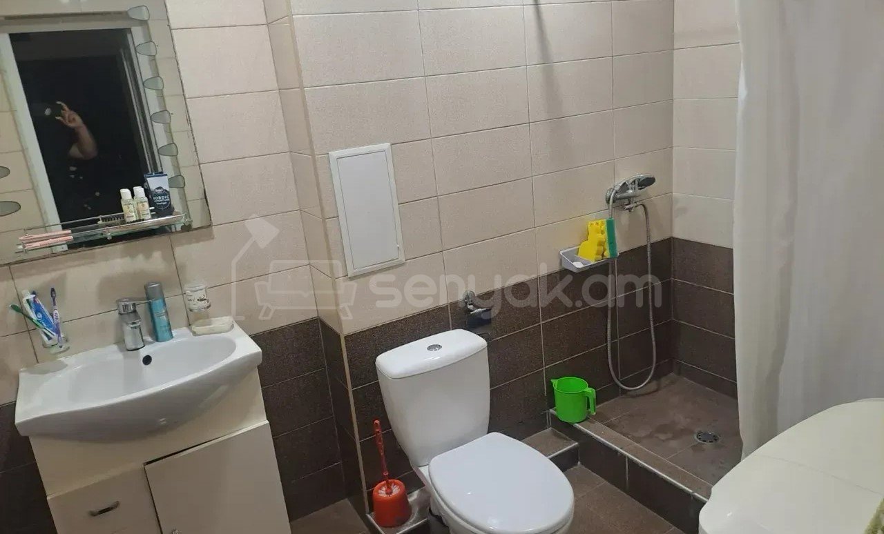 4 Սենյականոց Բնակարան, 89քմ, 5/9 հարկ, Նորմալ Վիճակում