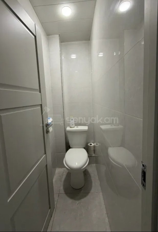 2 Սենյականոց Բնակարան, 61քմ, 4/5 հարկ, Նորմալ Վիճակում