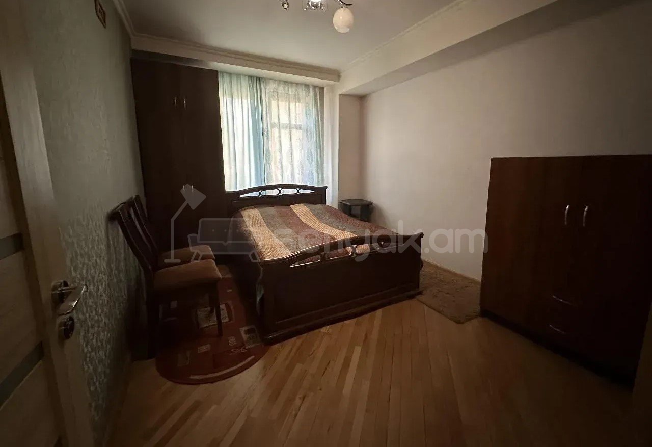 4 Սենյականոց Բնակարան, 80քմ, 2/16 հարկ, Կապիտալ Վերանորոգված