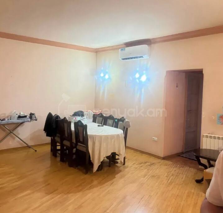 3 Սենյականոց Բնակարան Քարե Շենքում, 100քմ, 3/4 հարկ, Կոսմետիկ Վերանորոգված