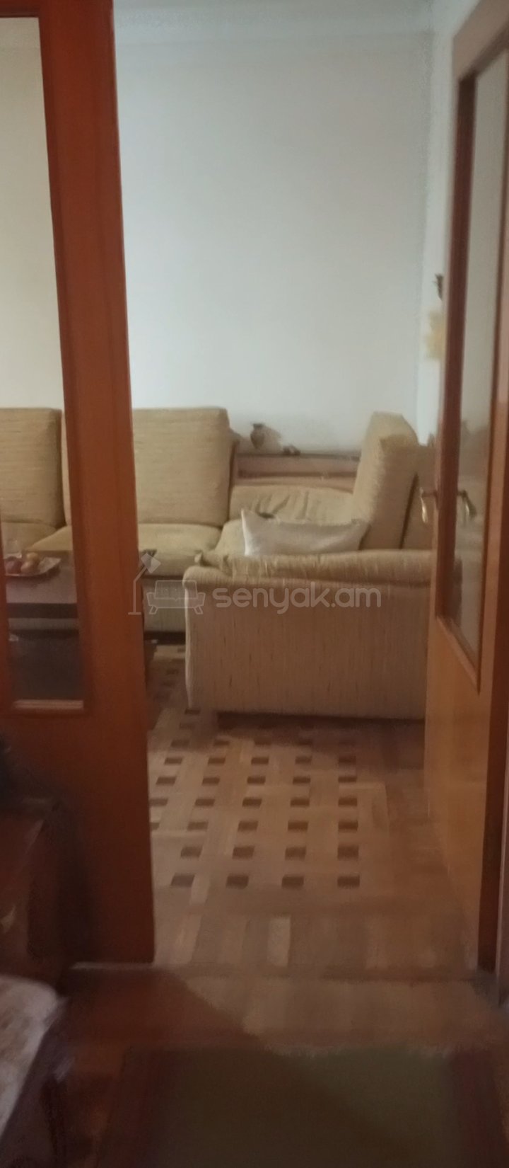2 Սենյականոց Բնակարան Քարե Շենքում, 60քմ, 5/5 հարկ, Նորմալ Վիճակում, Կահավորված