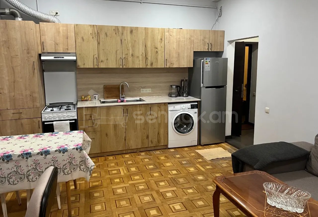 2 Սենյականոց Բնակարան Քարե Շենքում, 40քմ, 2/4 հարկ, Կապիտալ Վերանորոգված, Կահավորված