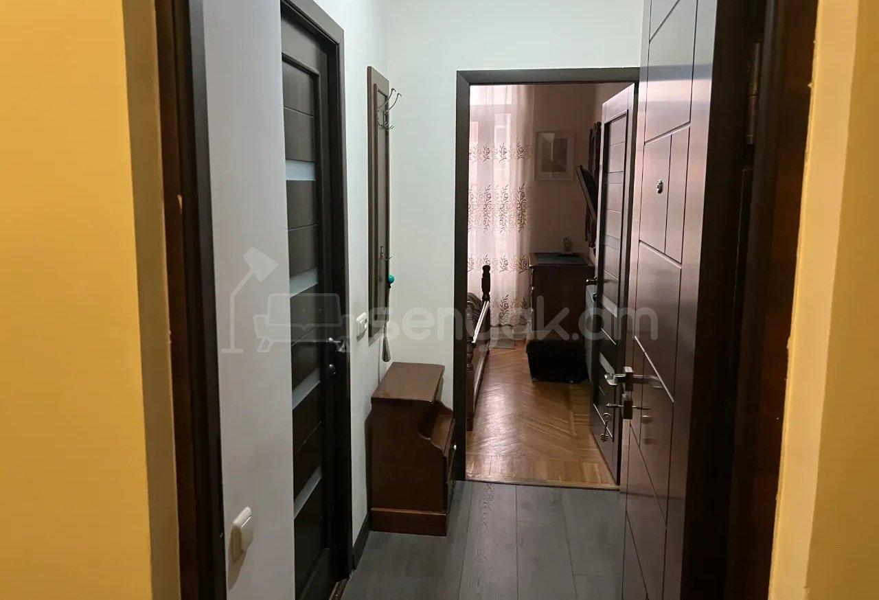 2 Սենյականոց Բնակարան Քարե Շենքում, 40քմ, 2/4 հարկ, Կապիտալ Վերանորոգված, Կահավորված