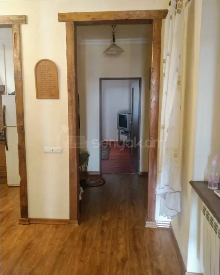 2 Սենյականոց Սեփական Տուն, 110քմ, Կոսմետիկ Վերանորոգված, Կահավորված