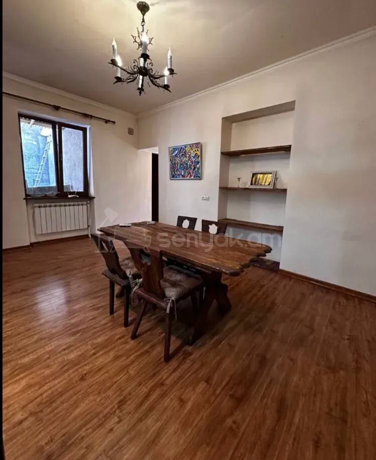 2 Սենյականոց Սեփական Տուն, 110քմ, Կոսմետիկ Վերանորոգված, Կահավորված