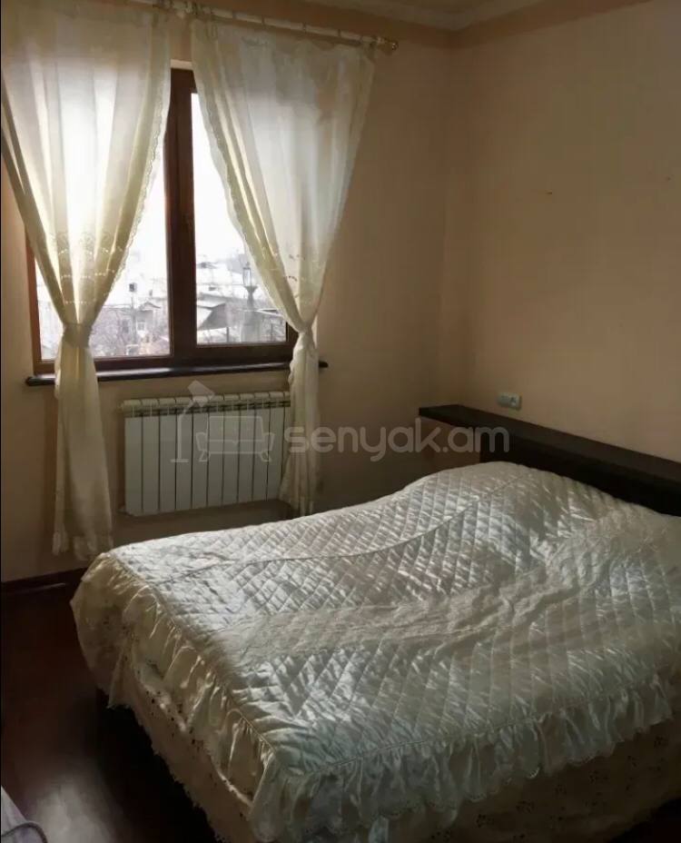 2 Սենյականոց Սեփական Տուն, 110քմ, Կոսմետիկ Վերանորոգված, Կահավորված