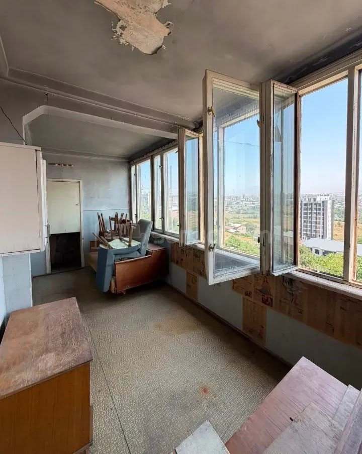 3 Սենյականոց Բնակարան, 73քմ, 4/4 հարկ, Պետական Վիճակում