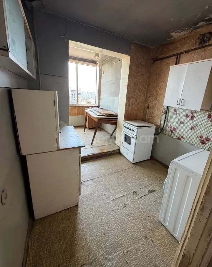 3 Սենյականոց Բնակարան, 73քմ, 4/4 հարկ, Պետական Վիճակում