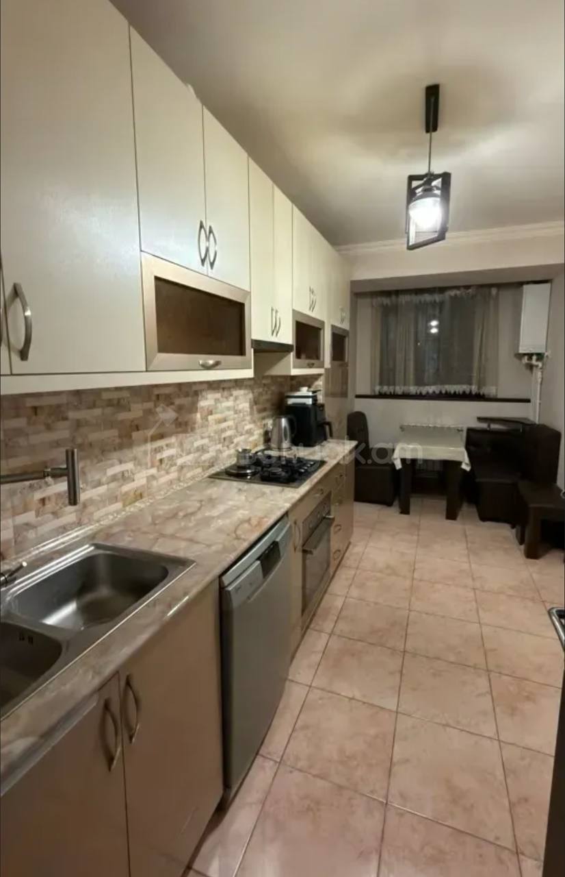 4 Սենյականոց Բնակարան, 78քմ, 4/9 հարկ, Կապիտալ Վերանորոգված