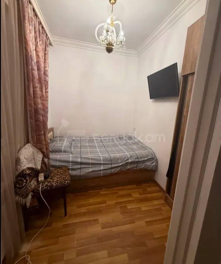 3 Սենյականոց Բնակարան Քարե Շենքում, 90քմ, 5/5 հարկ, Կոսմետիկ Վերանորոգված