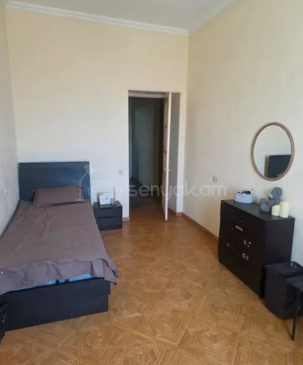 4 Սենյականոց Բնակարան Քարե Շենքում, 132քմ, 4/5 հարկ, Կոսմետիկ Վերանորոգված