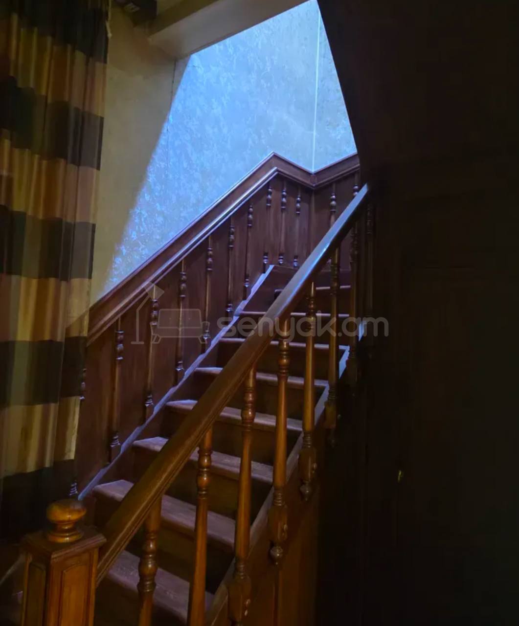 4 Սենյականոց Բնակարան Քարե Շենքում, 132քմ, 4/5 հարկ, Կոսմետիկ Վերանորոգված