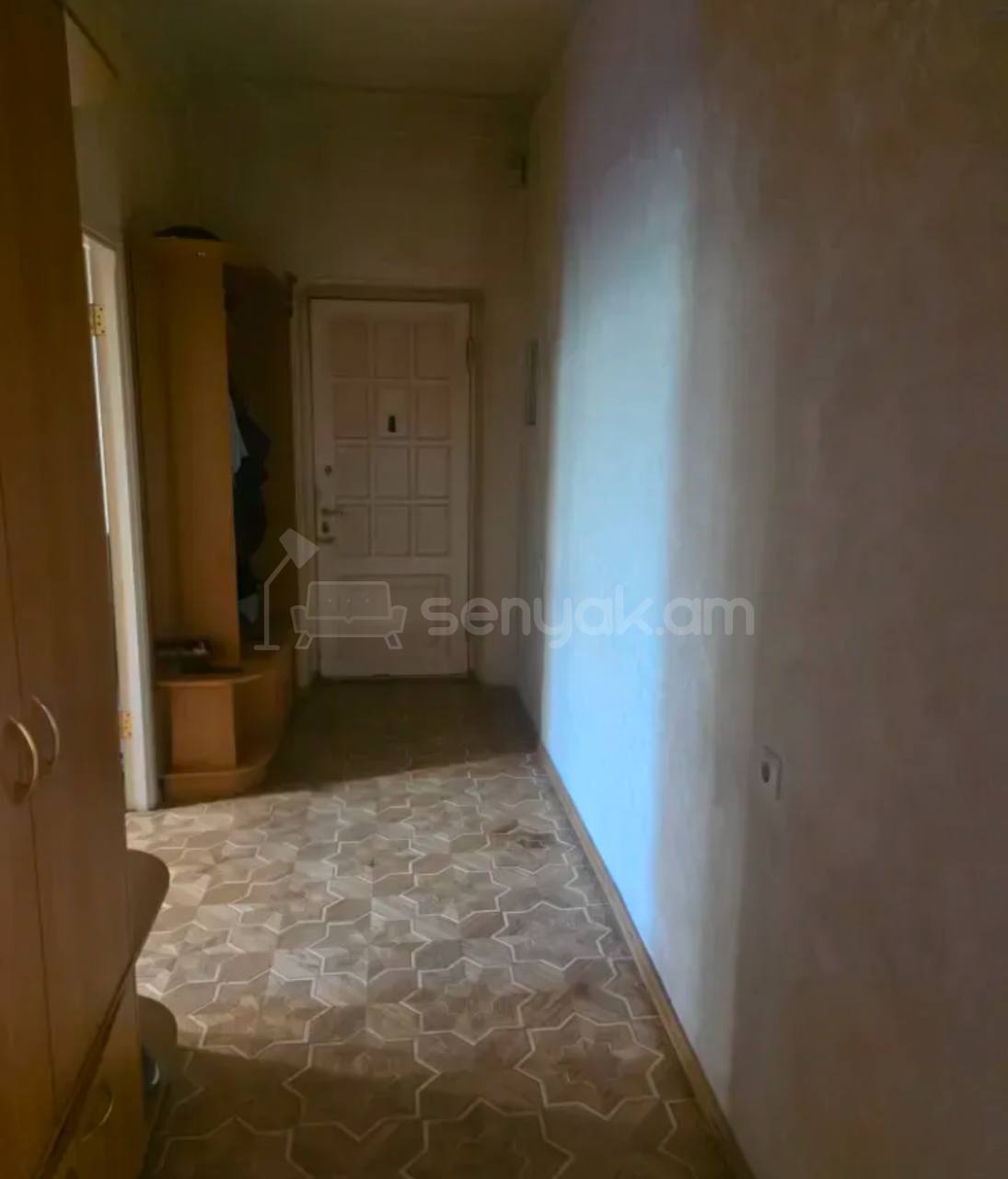 4 Սենյականոց Բնակարան Քարե Շենքում, 132քմ, 4/5 հարկ, Կոսմետիկ Վերանորոգված