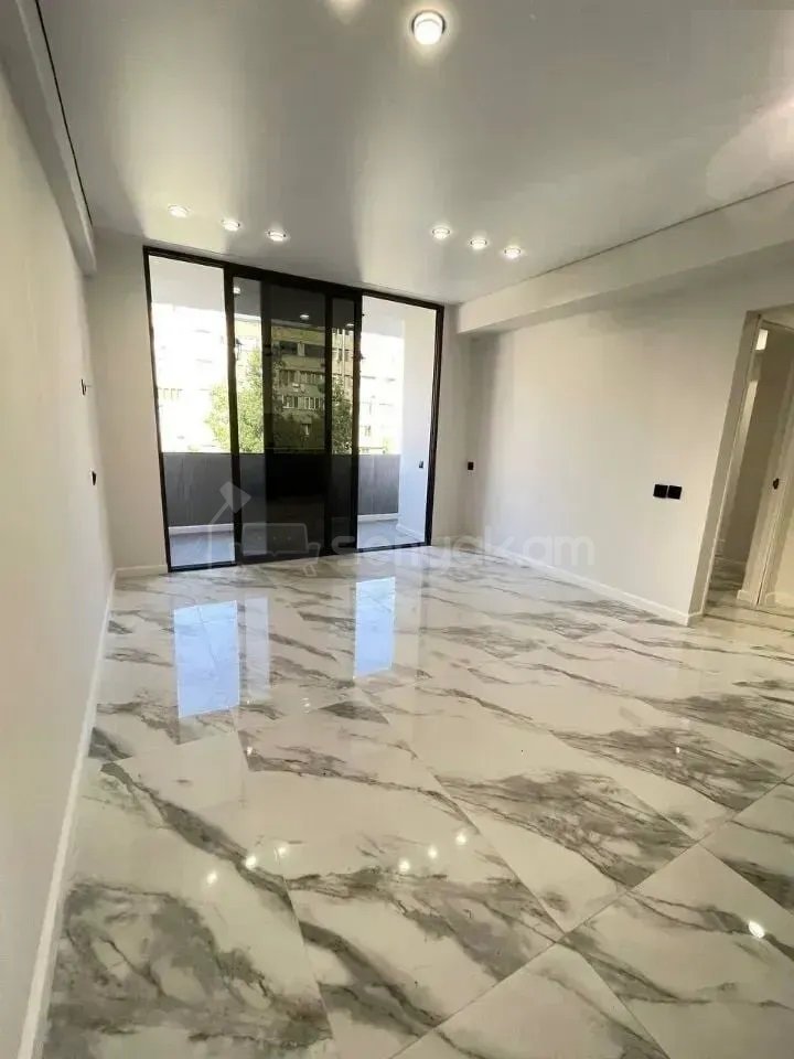 2 Սենյականոց Բնակարան, 40քմ, 6/9 հարկ, Կապիտալ Վերանորոգված