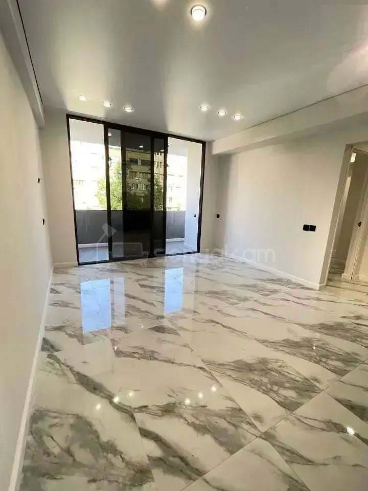 2 Սենյականոց Բնակարան, 40քմ, 6/9 հարկ, Կապիտալ Վերանորոգված