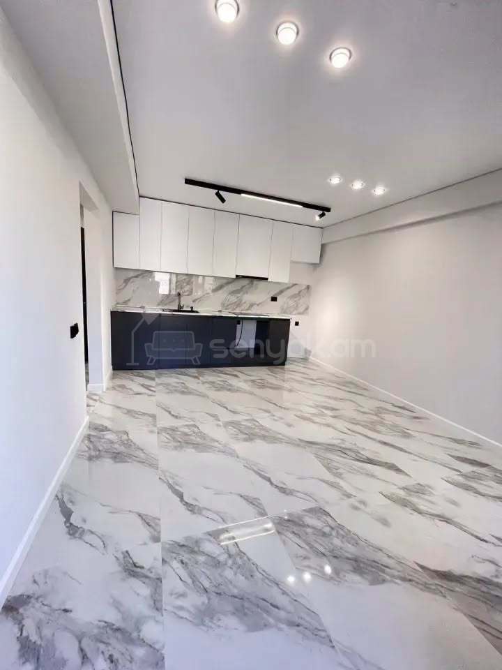 2 Սենյականոց Բնակարան, 40քմ, 6/9 հարկ, Կապիտալ Վերանորոգված