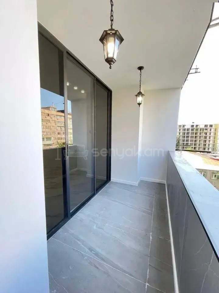 2 Սենյականոց Բնակարան, 40քմ, 6/9 հարկ, Կապիտալ Վերանորոգված
