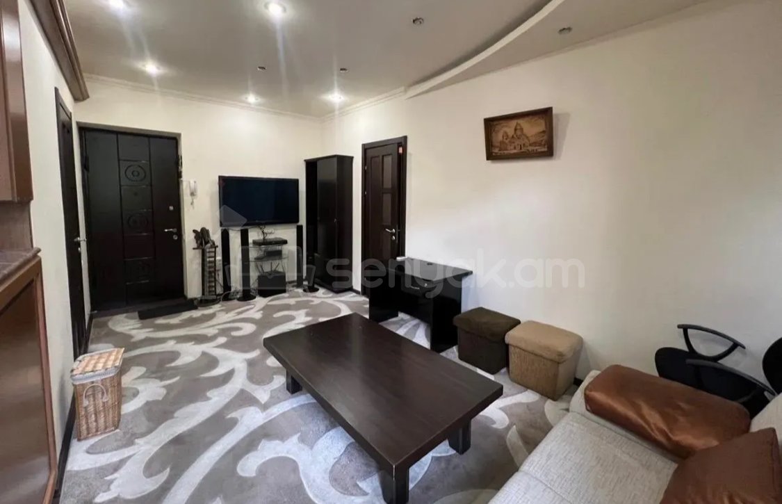 2 Սենյականոց Բնակարան Քարե Շենքում, 45քմ, 2/5 հարկ, Կապիտալ Վերանորոգված, Կահավորված