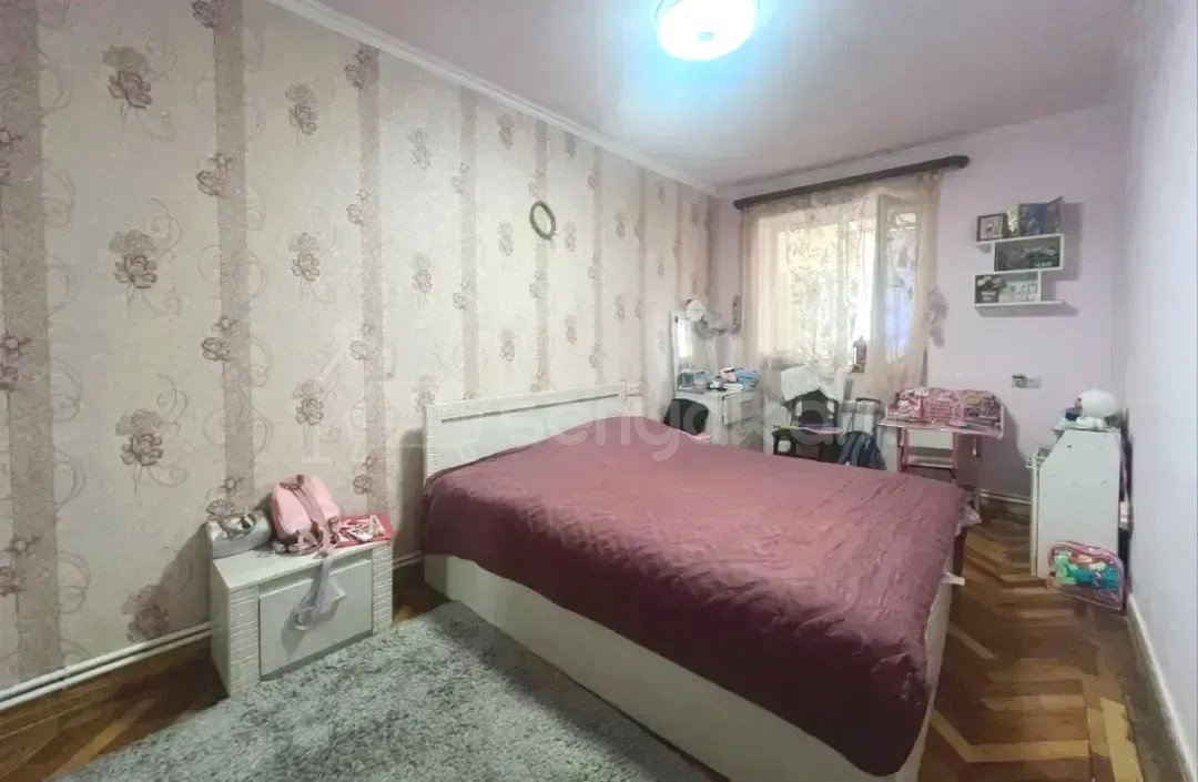 3 Սենյականոց Բնակարան Քարե Շենքում, 75քմ, 4/5 հարկ, Կապիտալ Վերանորոգված