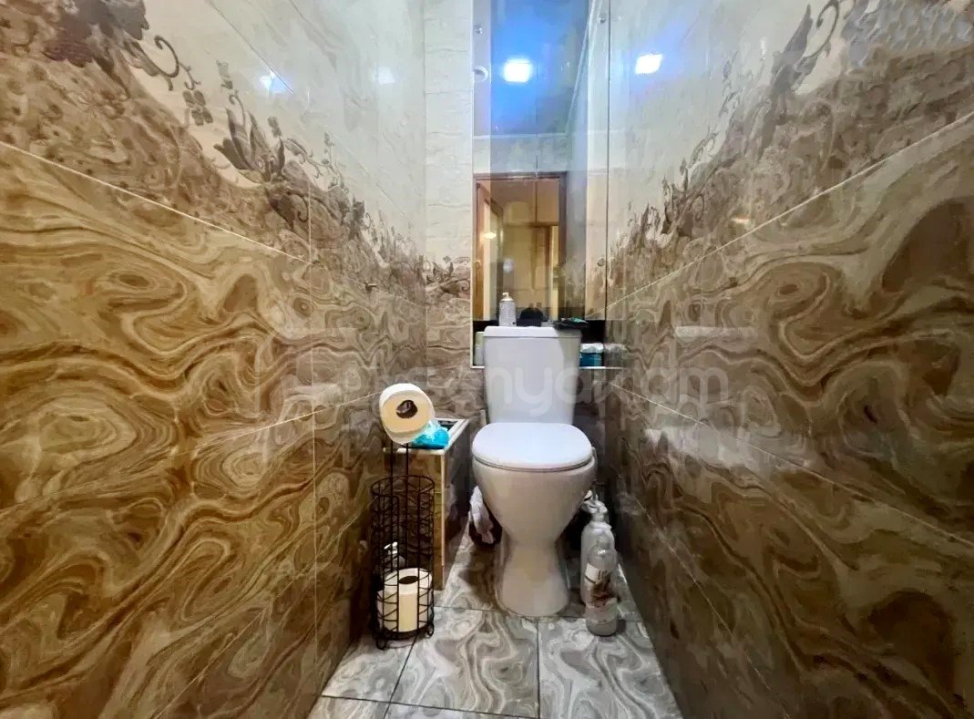 3 Սենյականոց Բնակարան Քարե Շենքում, 75քմ, 4/5 հարկ, Կապիտալ Վերանորոգված