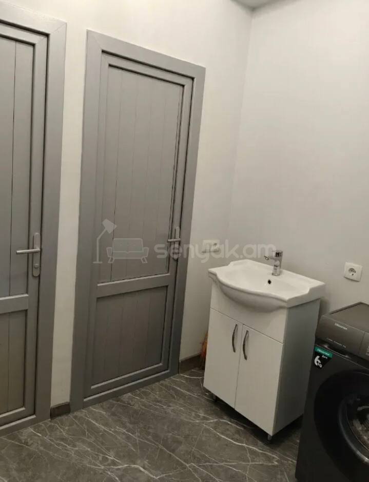 3 Սենյականոց Բնակարան Նորակառույցում, 65քմ, 2/11 հարկ, Կապիտալ Վերանորոգված, Կահավորված
